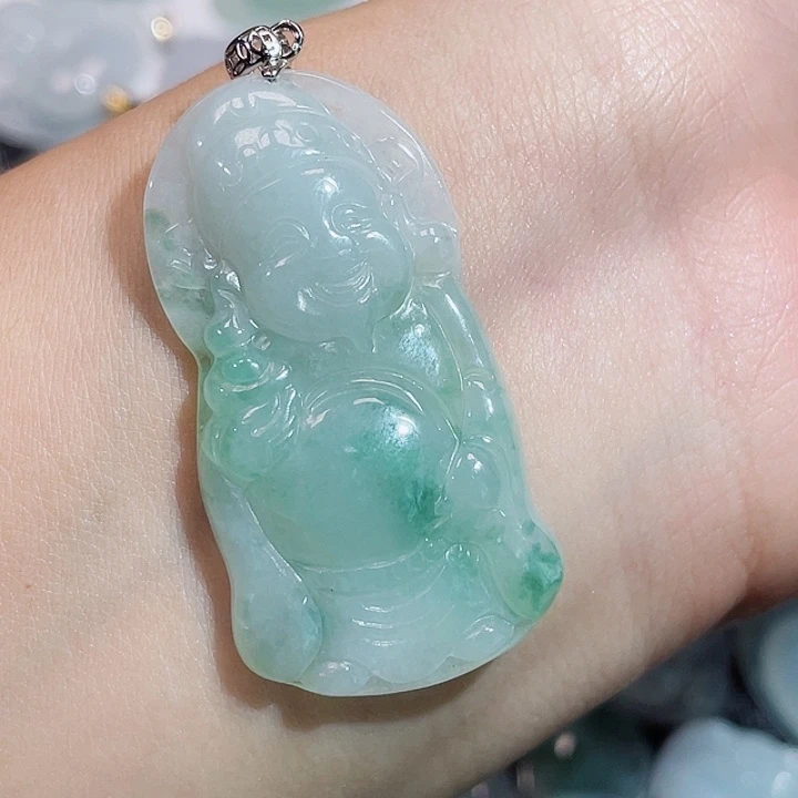 翡翠银S925镶嵌颈饰财神