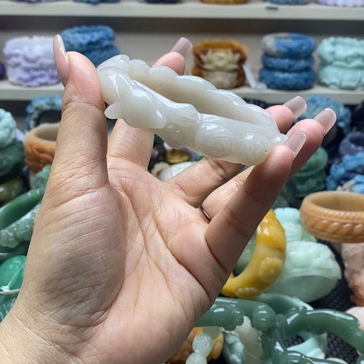 未镶嵌手镯石英岩玉