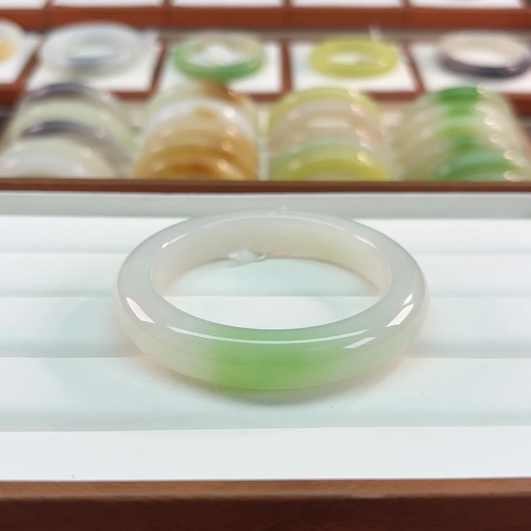 和田玉未镶嵌手镯【高品翠青】