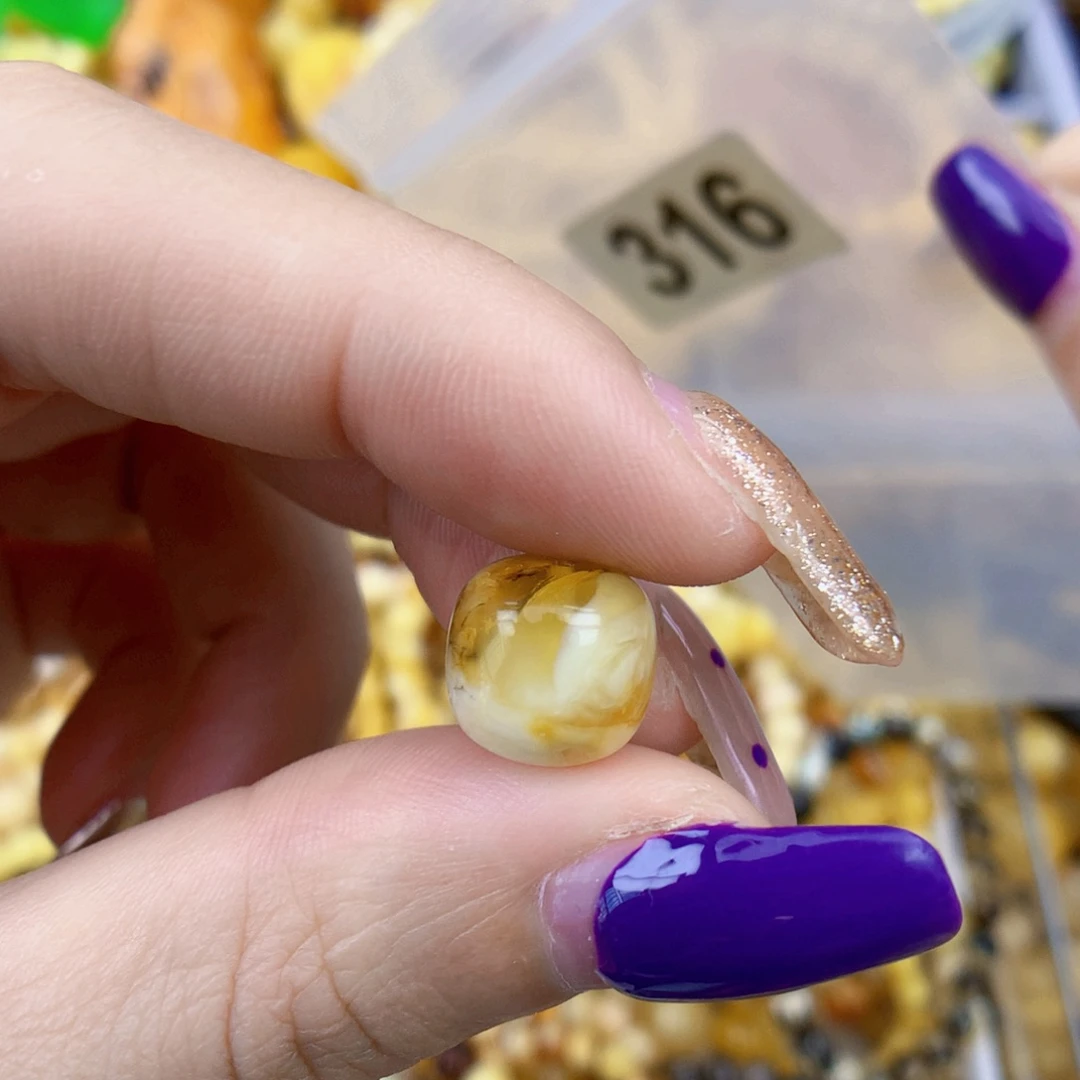 C***森琥珀未镶嵌珠宝奇石10.8