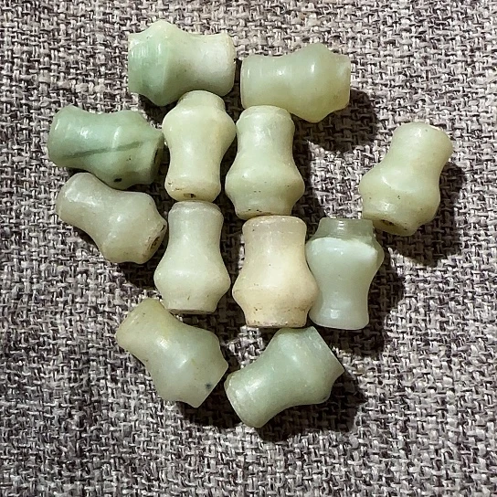 l***石材现代工艺品玉珠子