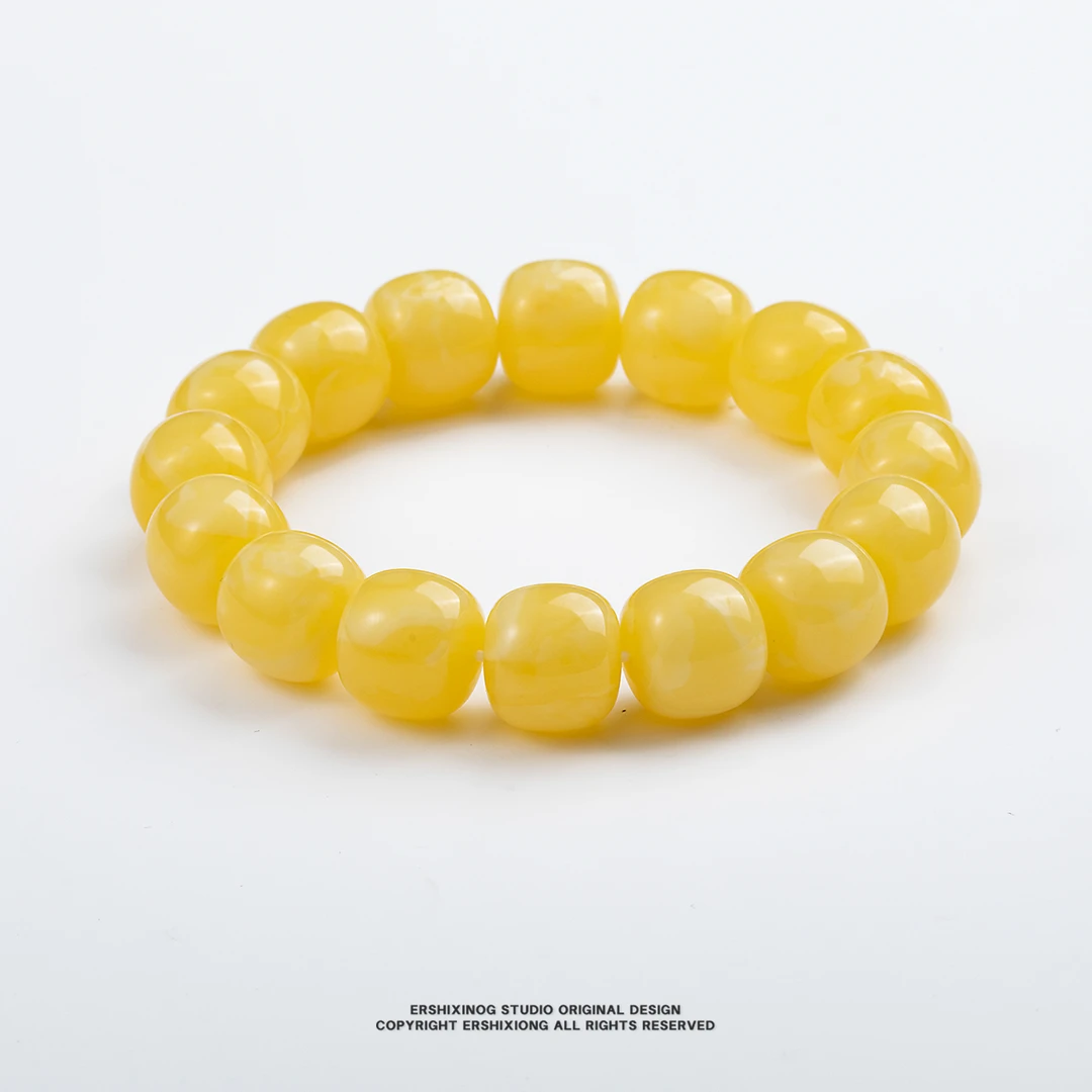 孤品收藏·无复制款同料顺纹纯色鸡油黄飘白花蜜蜡老型手串