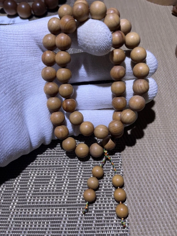 迈索尔老山檀香1.0×43颗黄肉顺纹手持