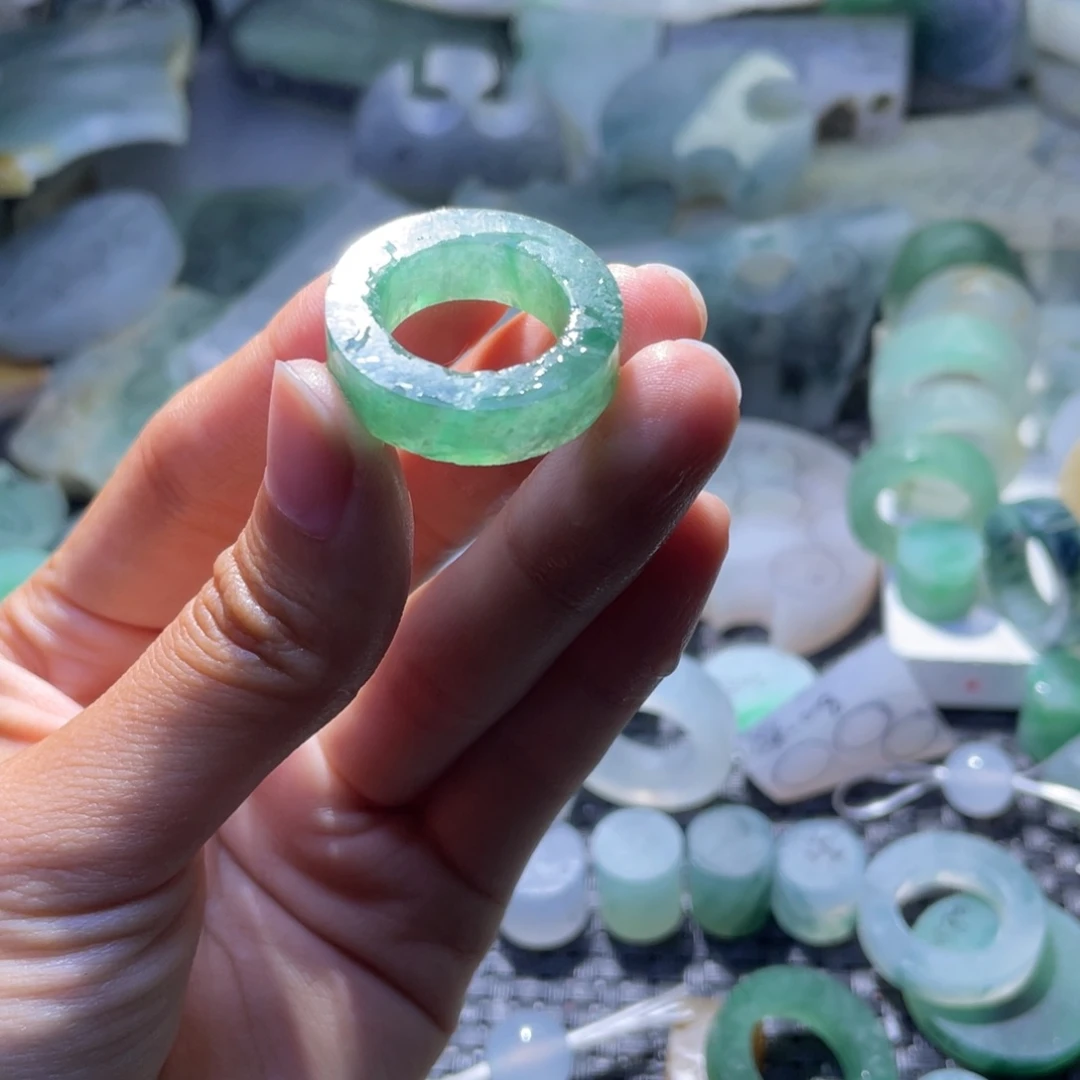 定制翡翠未镶嵌今**比翡翠