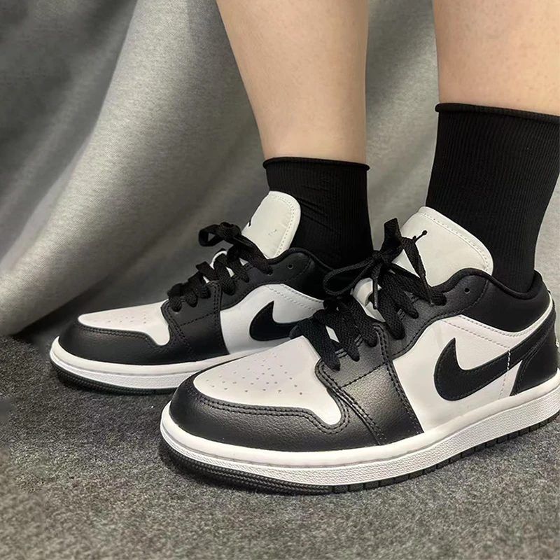 Nike耐克AIR JORDAN AJ1男女同款黑白熊猫低帮流光风鞋DC0774-101