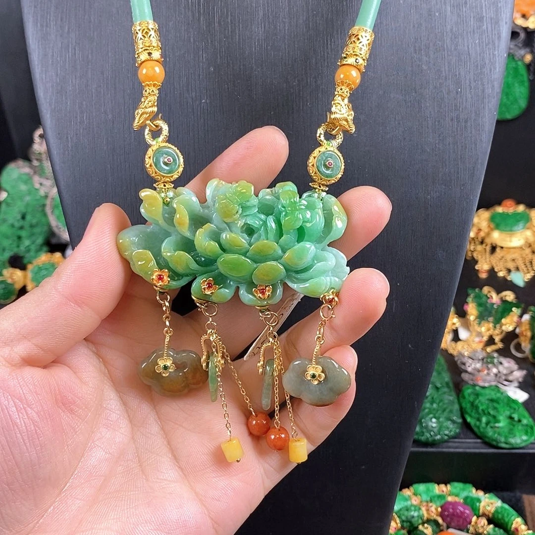 翡翠未镶嵌吊坠(赠链)吊坠