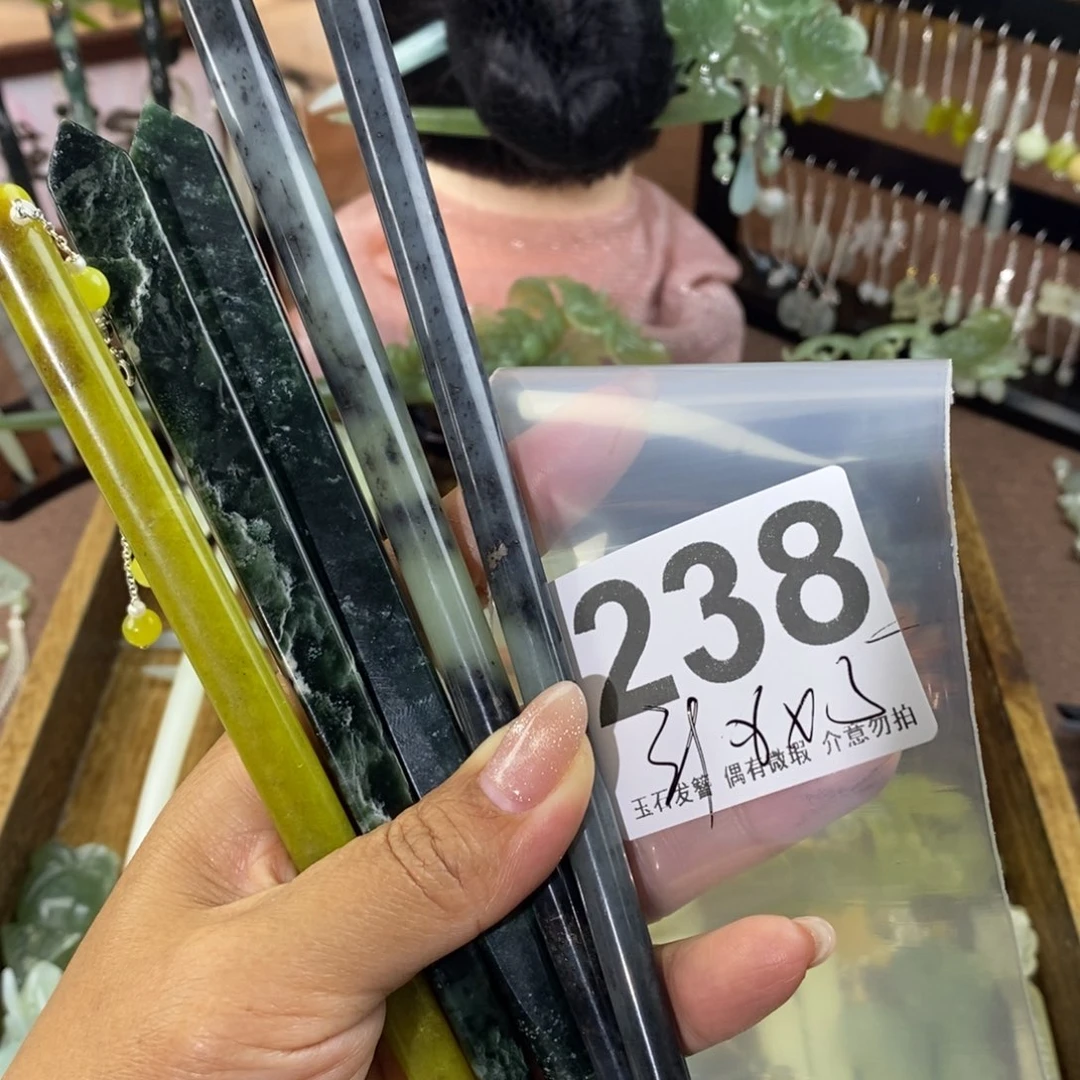 蛇纹石玉发饰未镶嵌白****恋