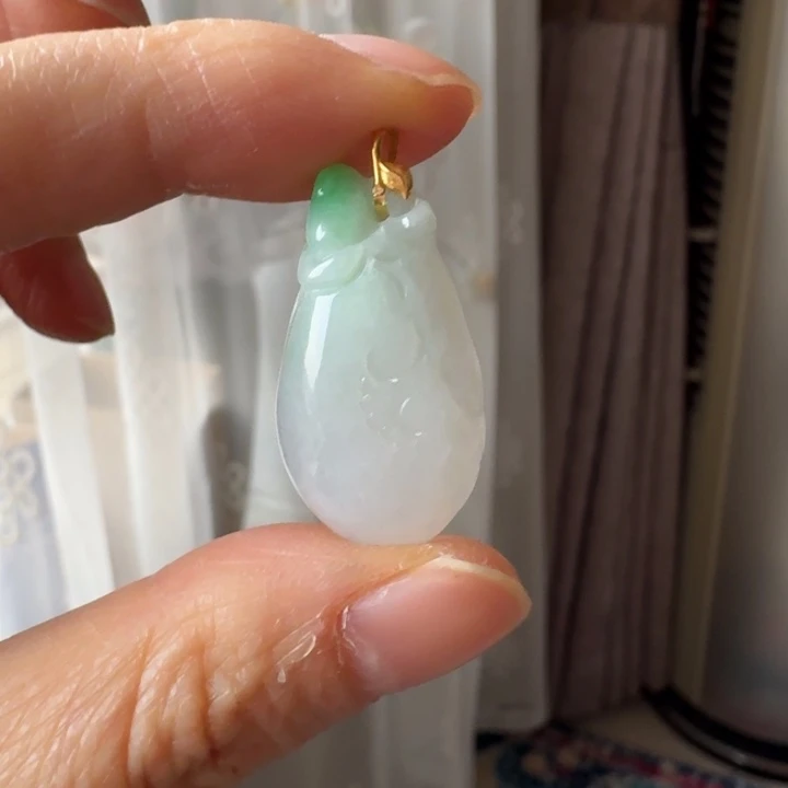 翡翠18K金镶嵌颈饰福袋