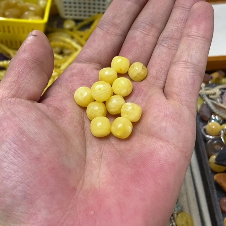 蜜蜡未镶嵌裸石多样性发货其一