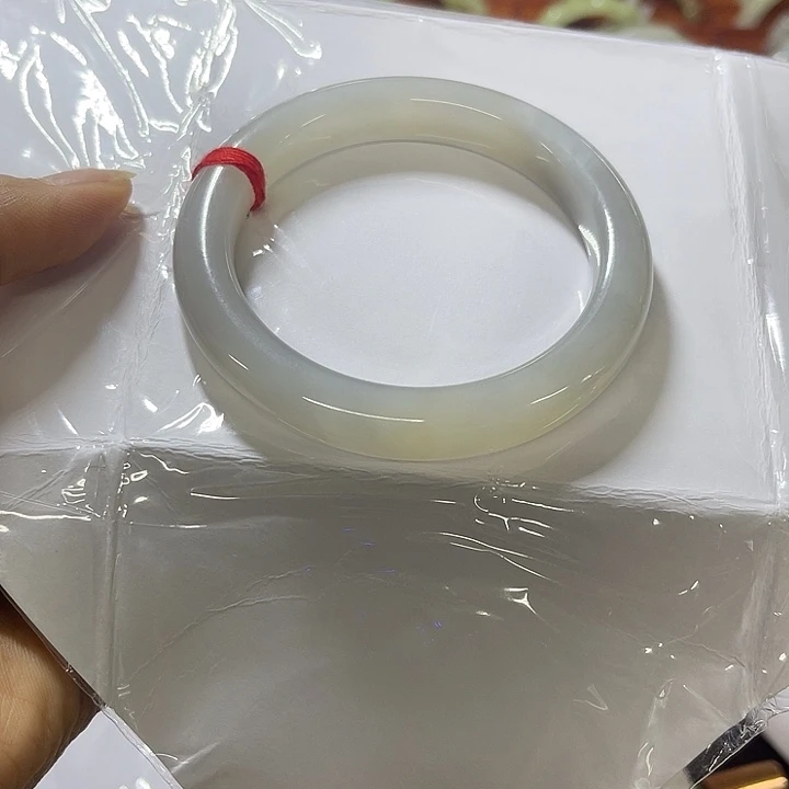 未镶嵌手镯岫岩老玉（透闪石质玉）
