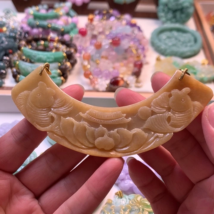 翡翠未镶嵌颈饰吊坠