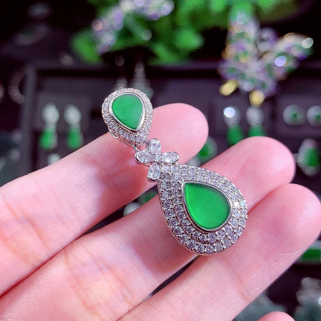 颈饰未镶嵌翡翠天然