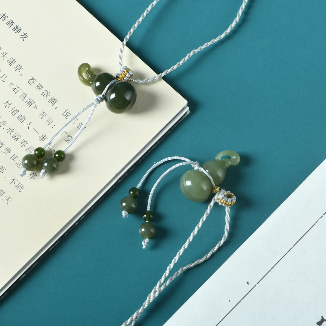 和田玉葫芦脖挂 （多样性发其一）