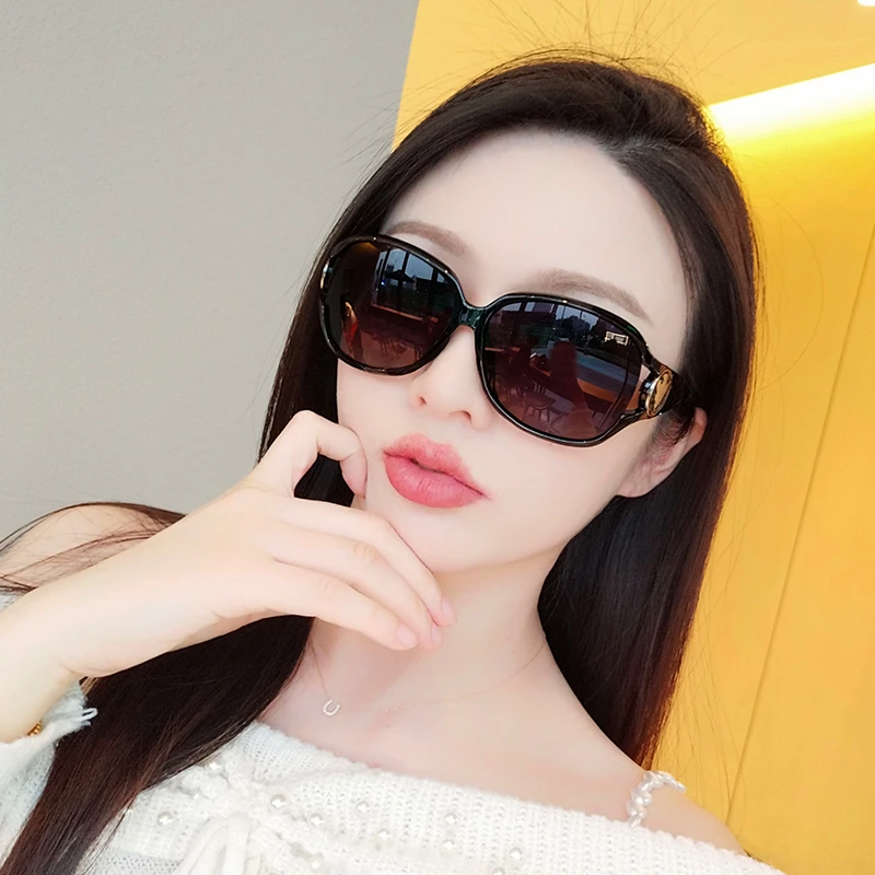 太阳镜女2025新款偏光防紫外线高级感墨镜大脸显瘦开车用可配度数