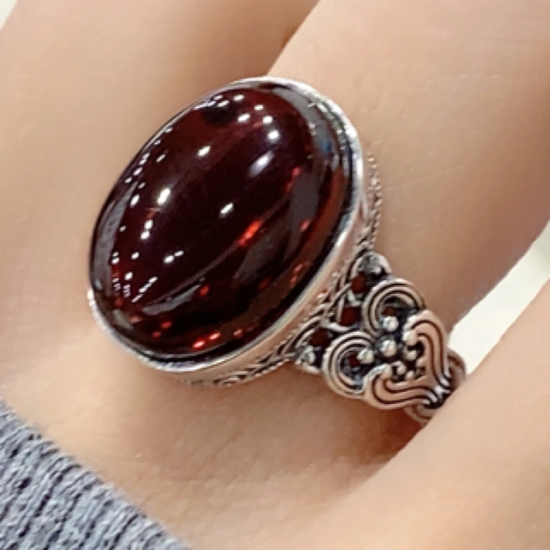 复古编织爱心大椭圆琥珀戒指