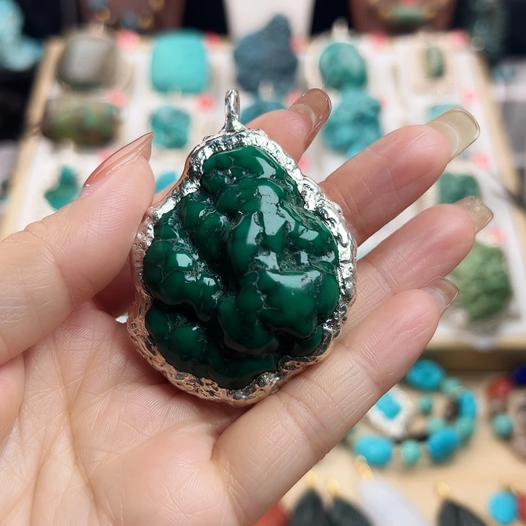 ****心绿松石未镶嵌颈饰