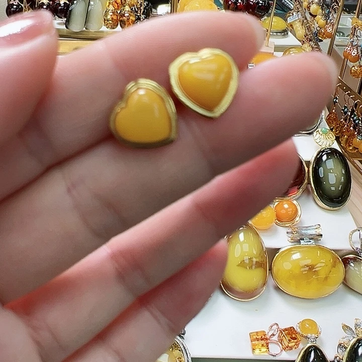 琥珀未镶嵌珠宝奇石