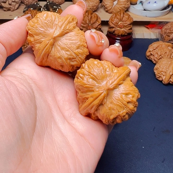 文玩核桃吊坠Y****发43.5元宝