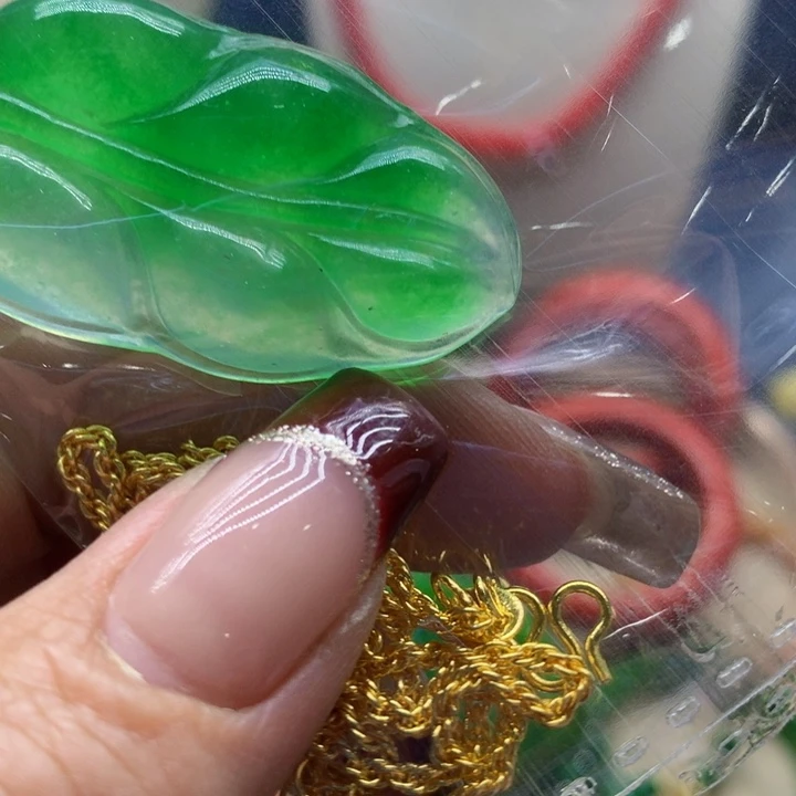 翡翠颈饰未镶嵌吊坠