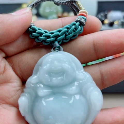 翡翠未镶嵌颈饰多样性