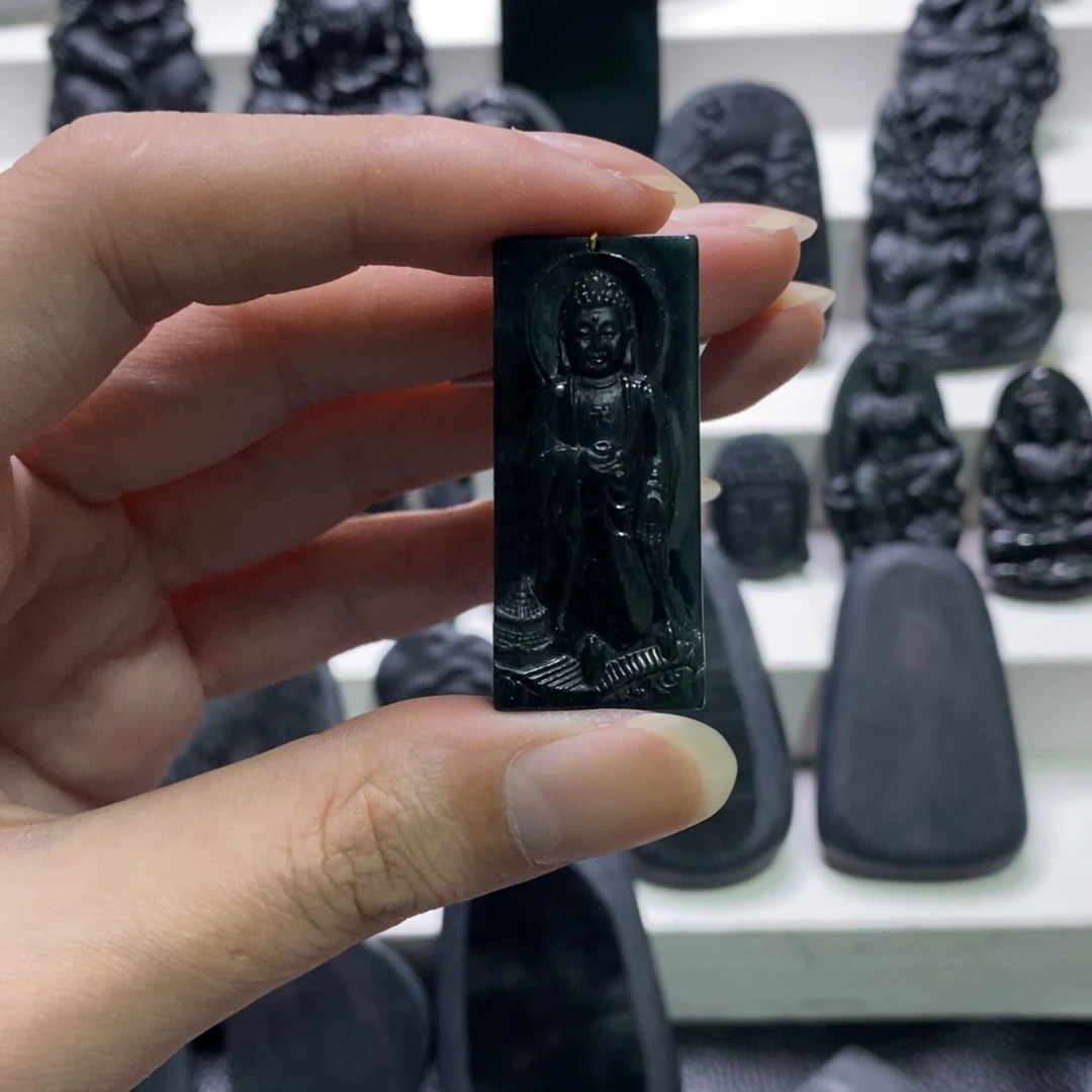 未镶嵌定制翡翠大日如来