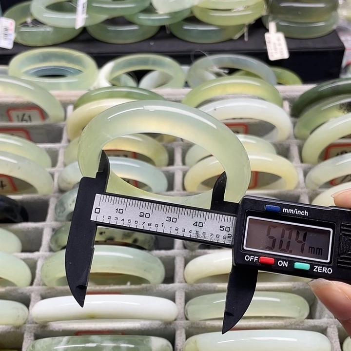 蛇纹石玉未镶嵌手镯162