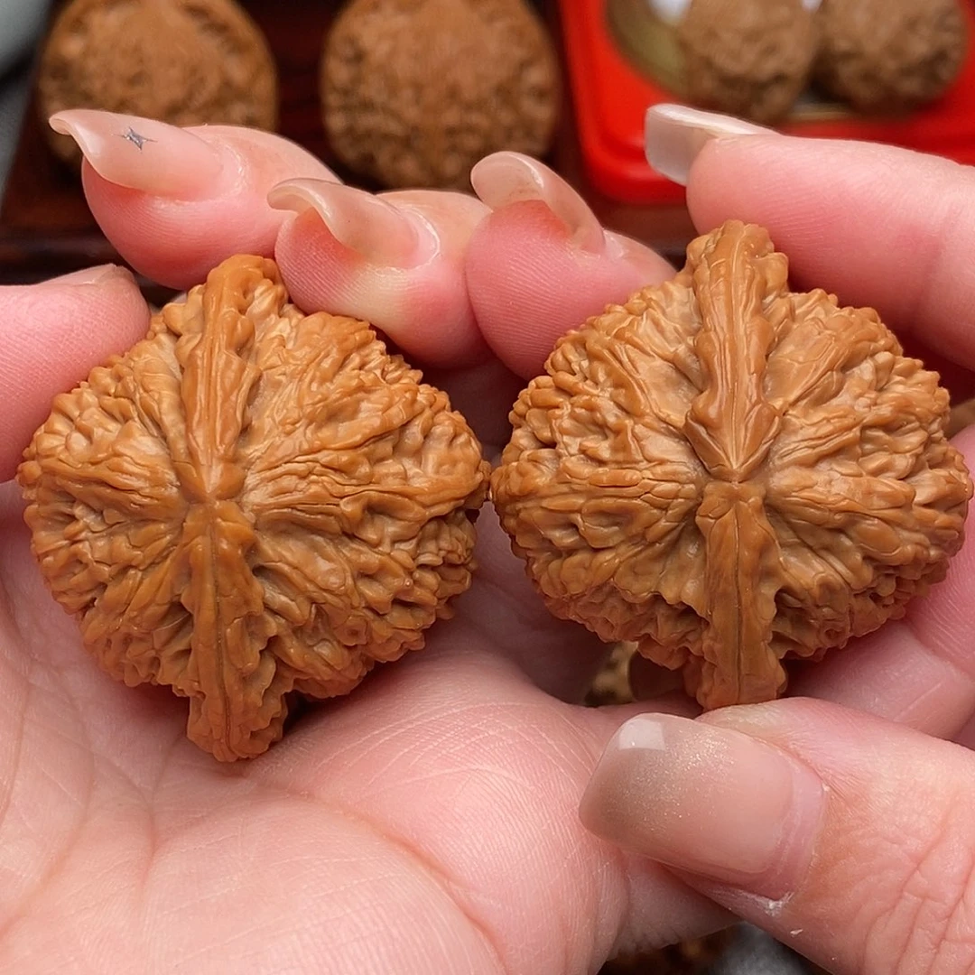 把件文玩核桃43全品毕业三角白狮子