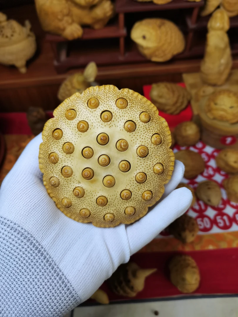 竹雕莲蓬，尺过十左右的大莲蓬