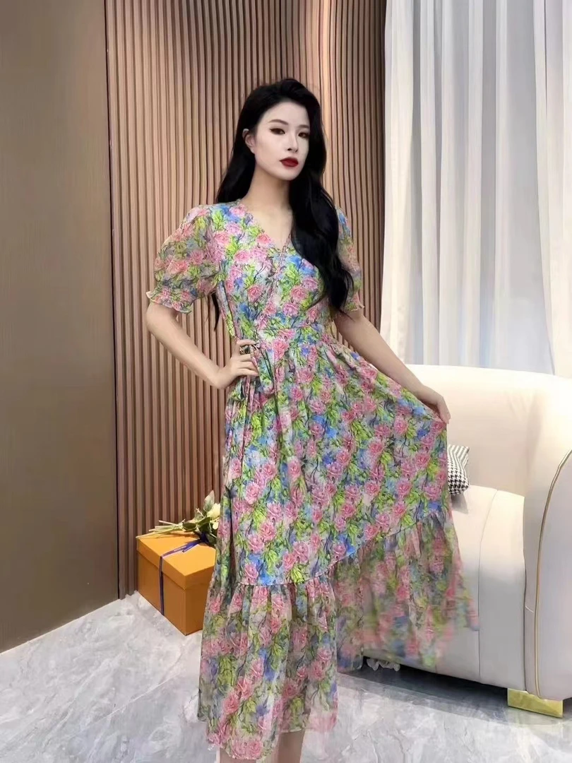 春季连衣裙甜美韩版纯色裙子时尚V领法式印花A字裙碎花长裙