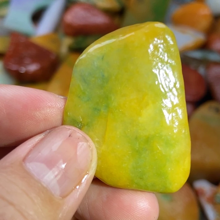 翡翠未镶嵌颈饰缅甸