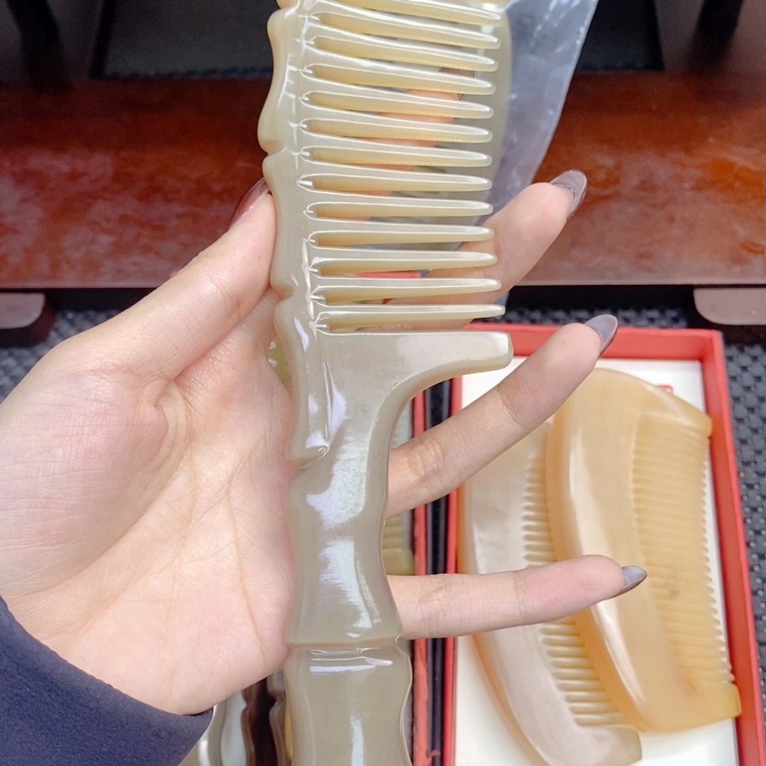 纯手工制作纯牛角梳子