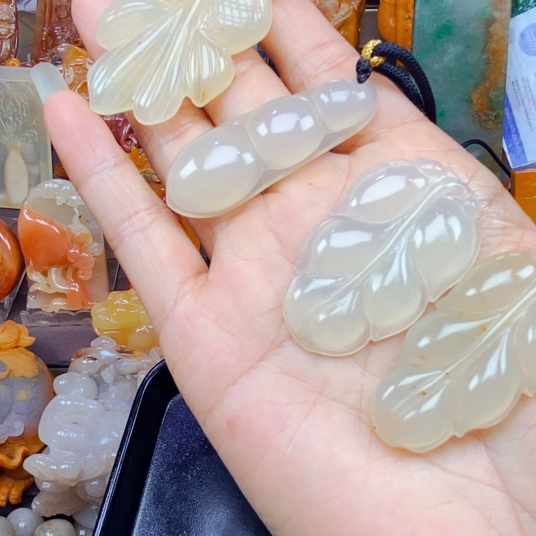石英质玉（黄龙玉）未镶嵌吊坠(不含链)