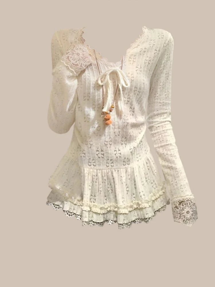 独特漂亮拼接花边下摆长袖T恤女秋冬修身甜美减龄内搭V领系带上衣