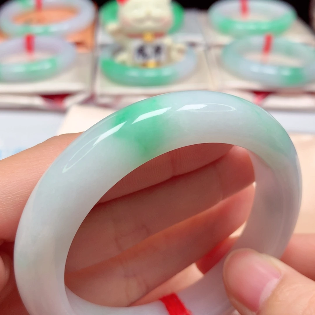 翡翠未镶嵌手镯冰润细腻白底青5455