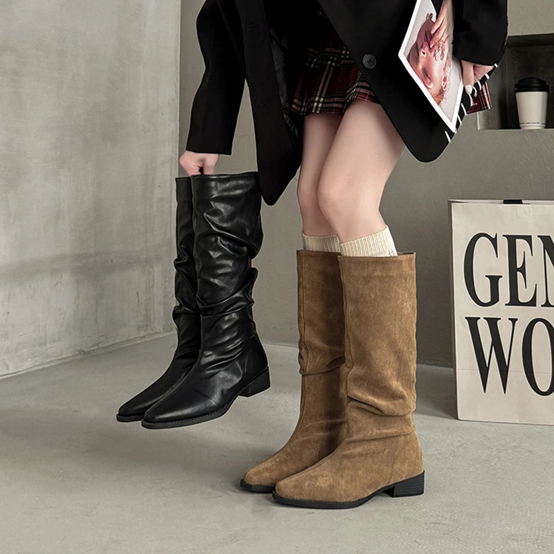 复古简约牛仔靴女2025秋冬新款尖头褶皱堆堆靴粗跟高筒长靴骑士靴