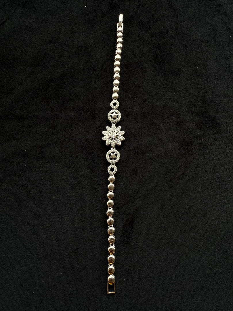 069精美饰品手链