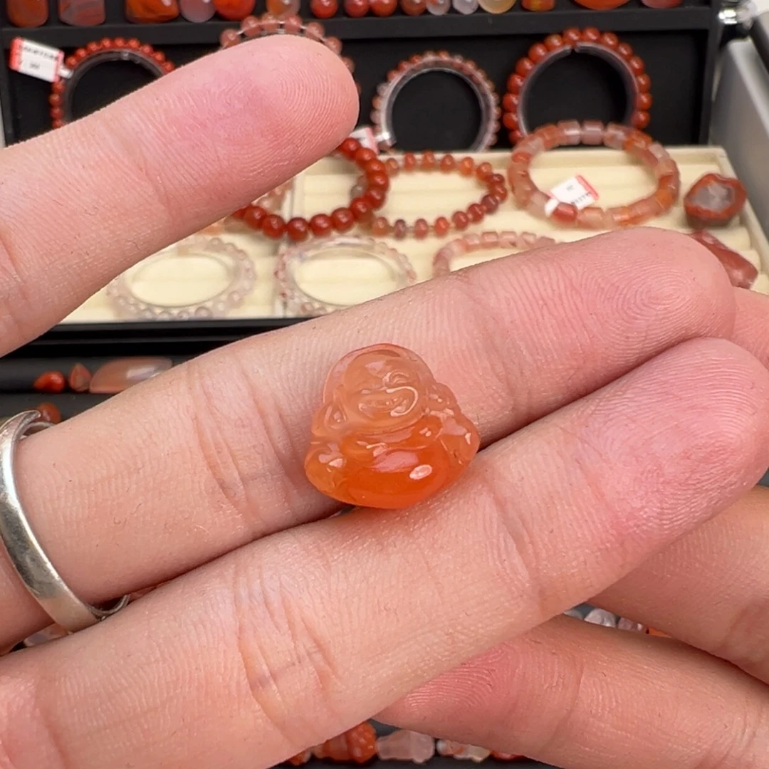 南红玛瑙未镶嵌颈饰佛公
