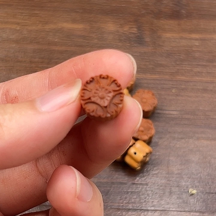 檀香木其他花圆牌12mm