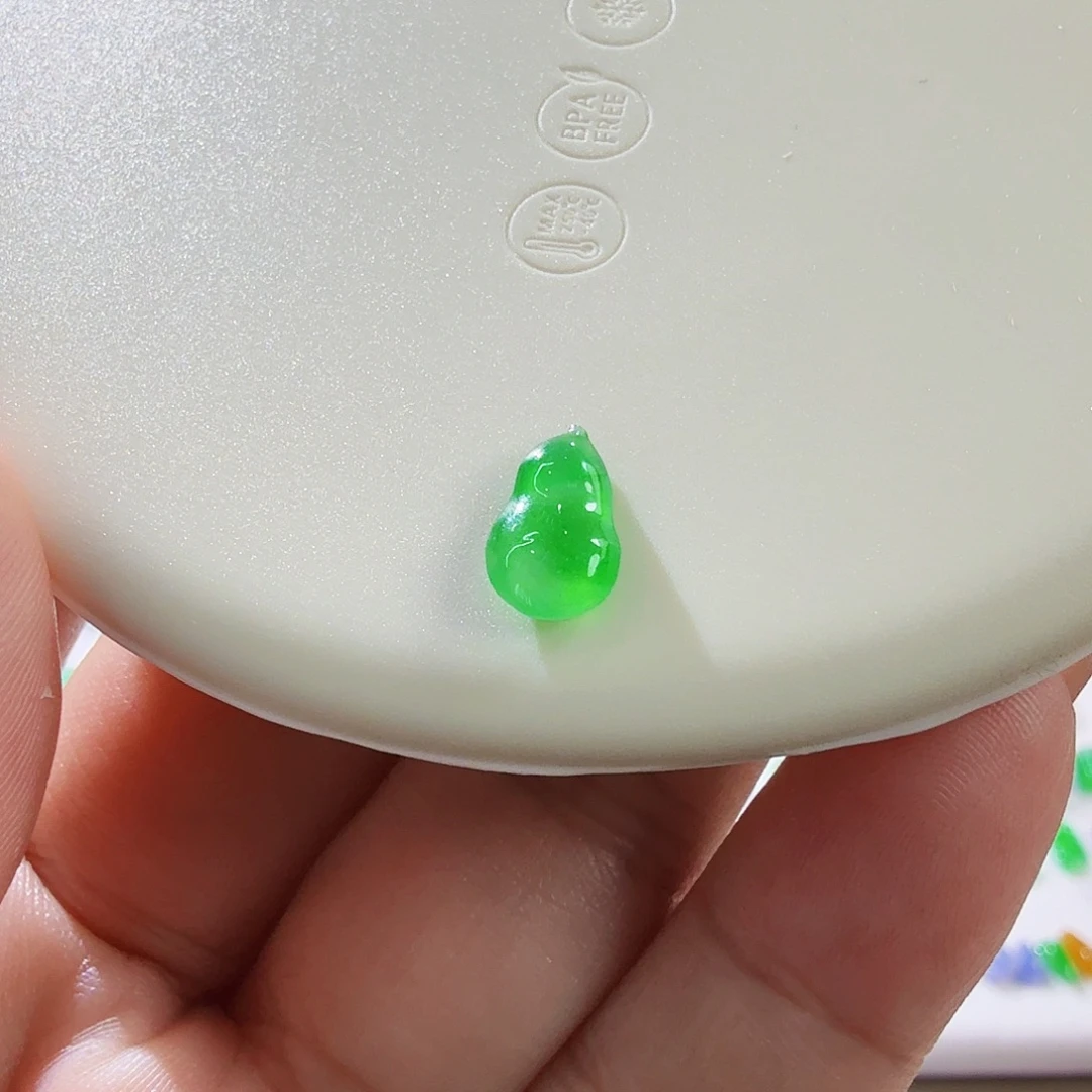 翡翠未镶嵌颈饰裸石