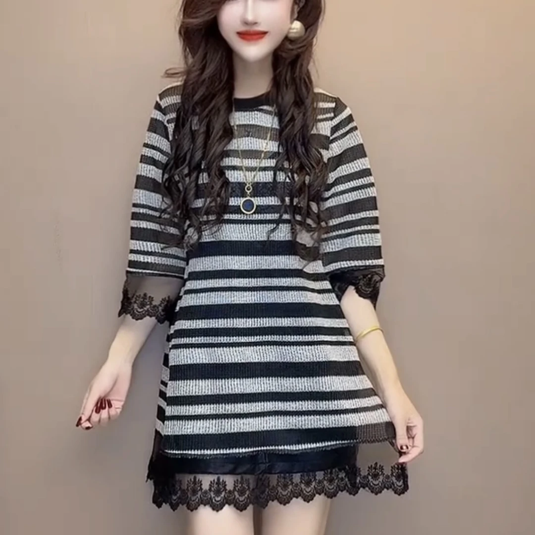 条纹拼接蕾丝长款欧式圆领T恤时尚设计感中长款