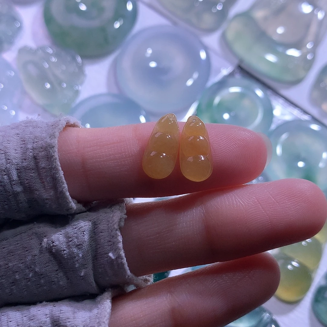 颈饰未镶嵌翡翠一对