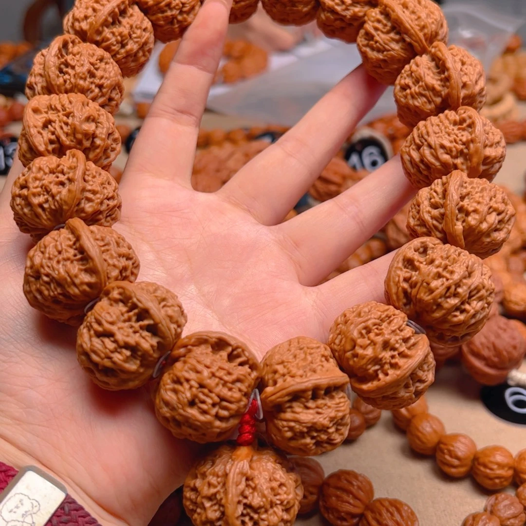 一***虹文玩核桃手串乾隆磨