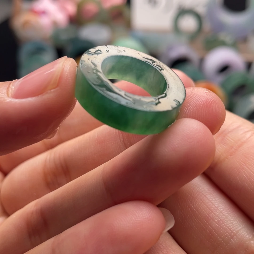 定制翡翠未镶嵌  辣绿