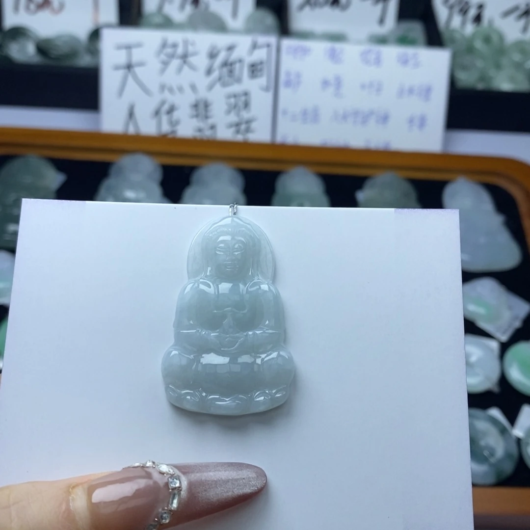 翡翠颈饰未镶嵌观音
