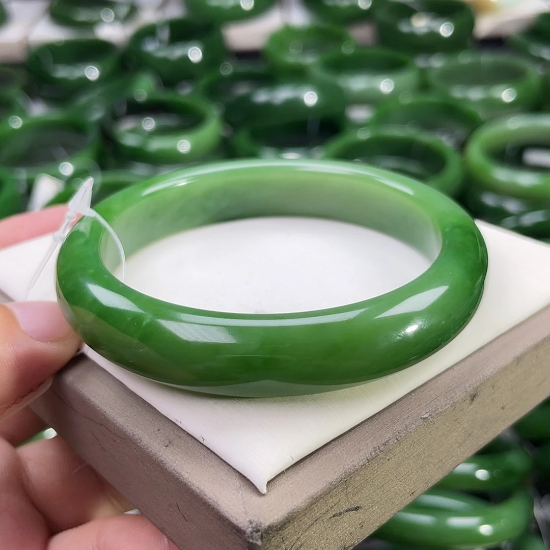 未镶嵌手镯和田玉（碧玉）