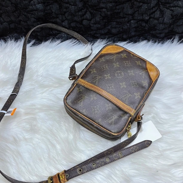 95新 LouisVuitton/路易威登 LV老花相机斜挎包