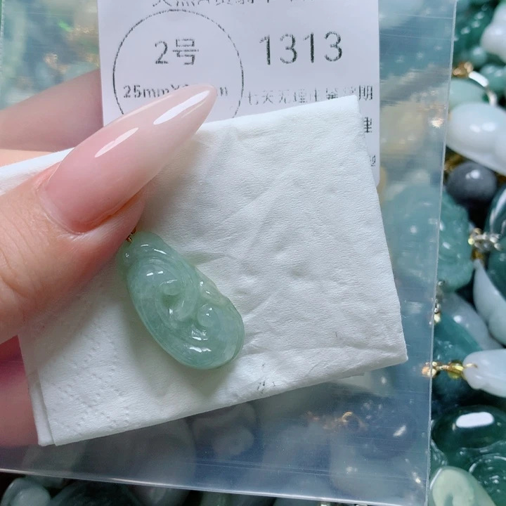 翡翠戒指未镶嵌翡翠