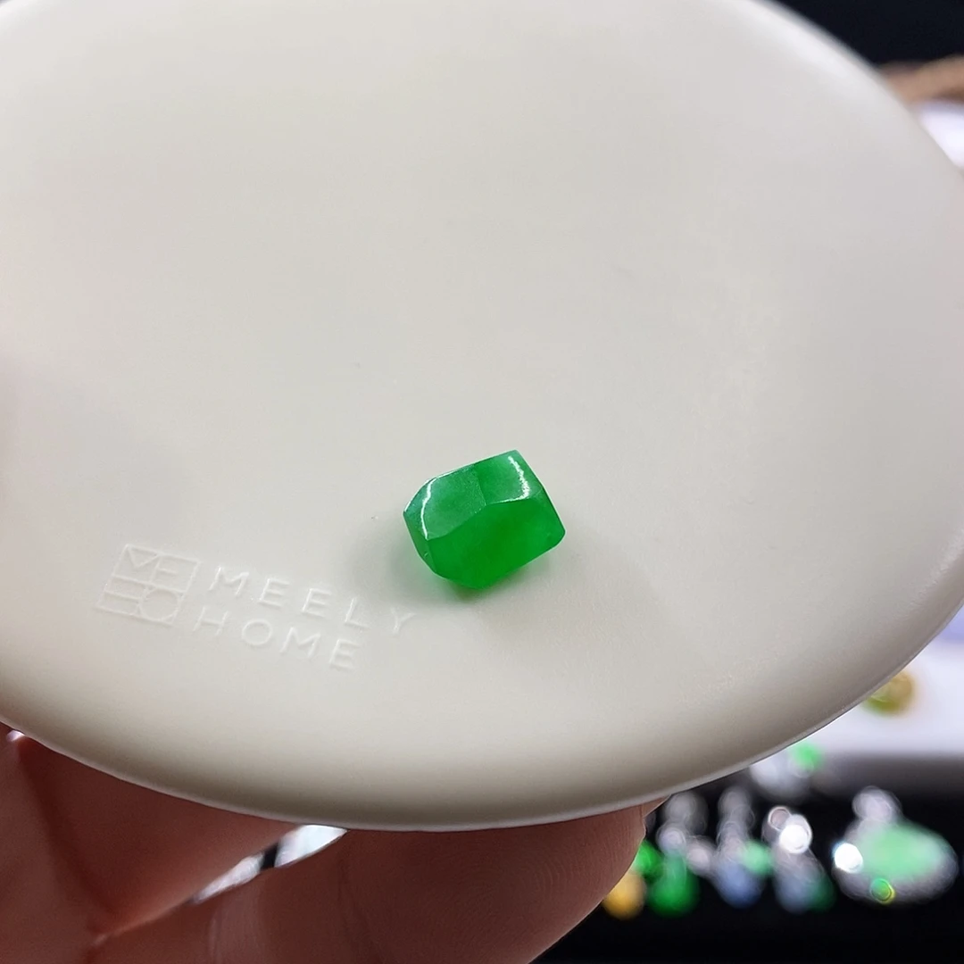 散珠翡翠浓阳绿裸石