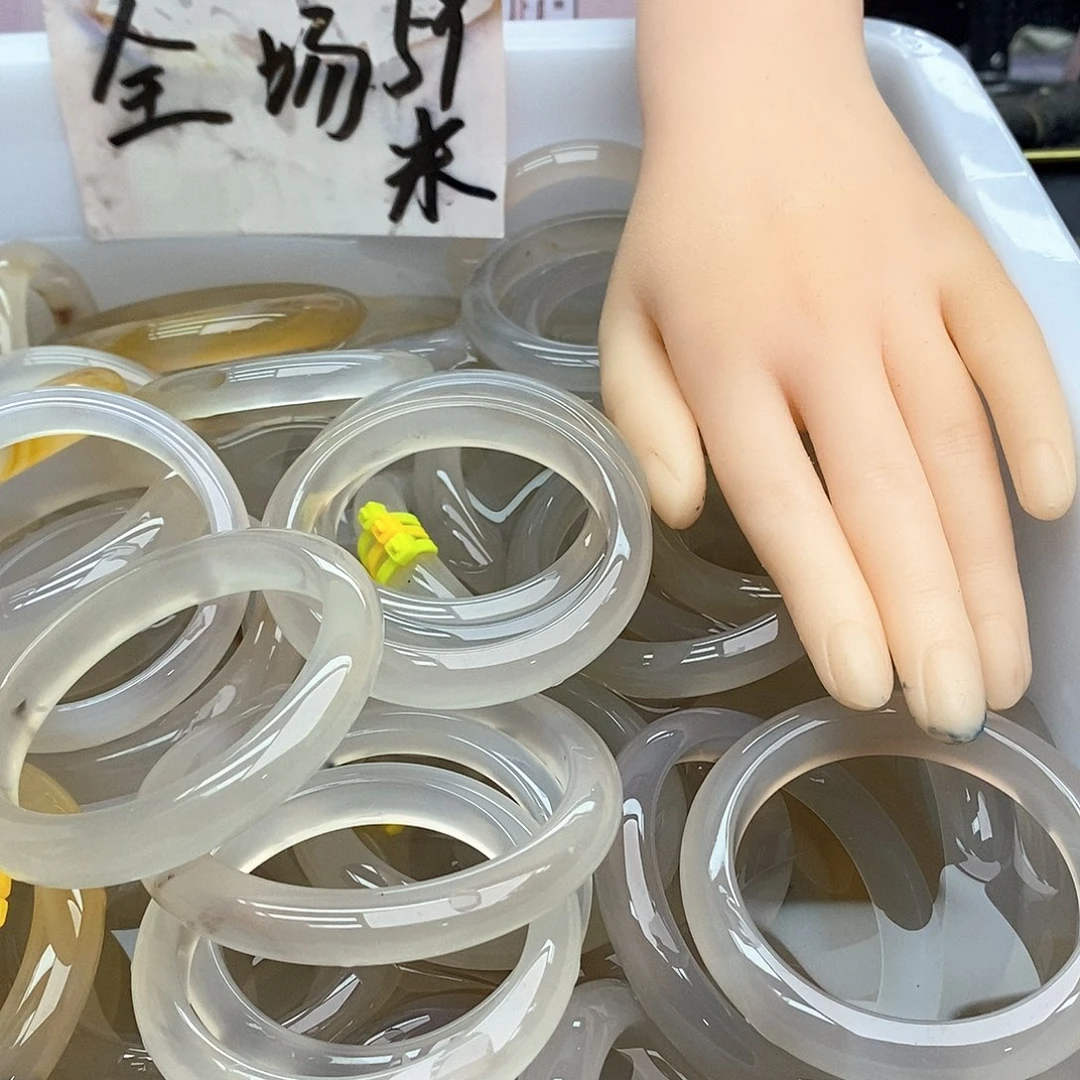 玛瑙/玉髓手镯未镶嵌瞒***M569