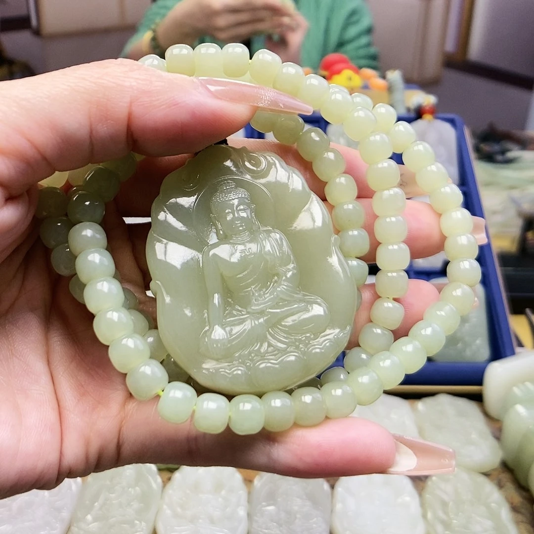 和田玉颈饰未镶嵌查****?